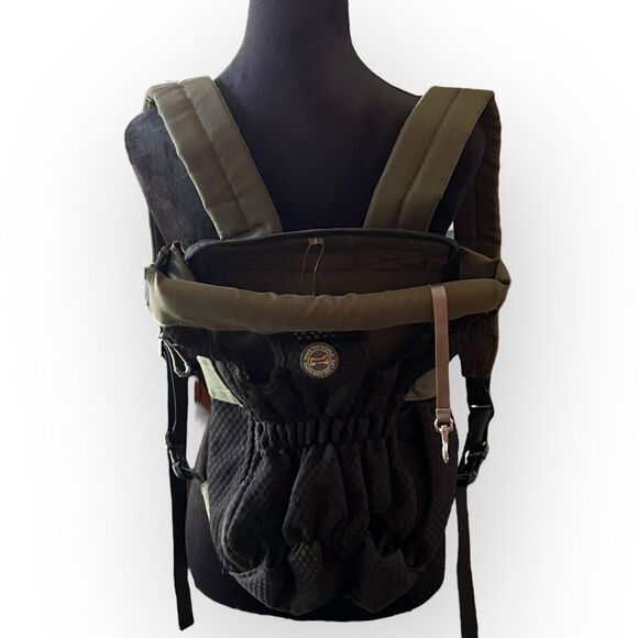 Doglemi Black & Green Mesh and Canvas Small-Medium Pet Carrier Backpack - Picture 1 of 15